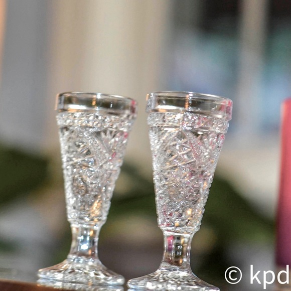 2 EAPG Pressed Glass Shot Cordial Liquor Clear Aperitif Footed - Picture 6 of 6